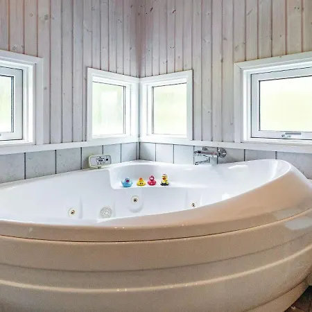 6 Person In Farso-by Traum 펜션 *