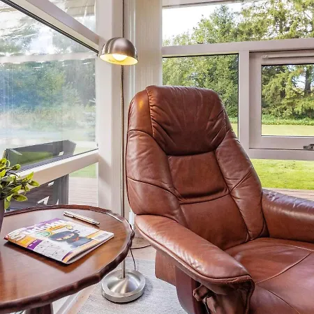 6 Person In Farso-by Traum * Farsø