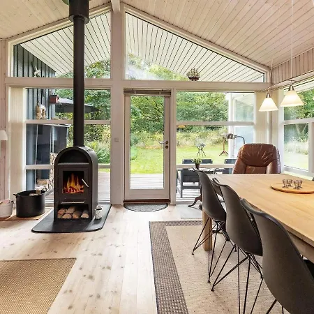 6 Person In Farso-by Traum * Farsø